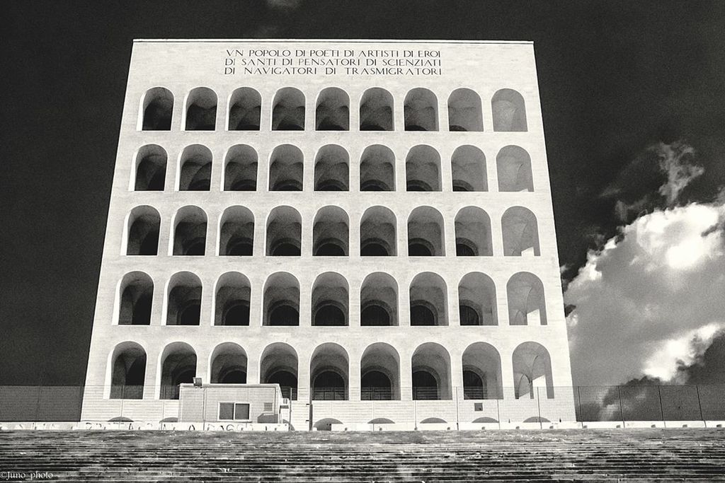 Juno_photo1978's tweet photo. #Architecture #Black And White #Famous Place #Italy #History #Old #BuildingExterior #UrbanScene #City #Travel #No People #junophoto #juno_photo #roma #rome #italia #fendi #squarecolosseum #colosseum #palazzo https://t.co/5M9diDcwhn