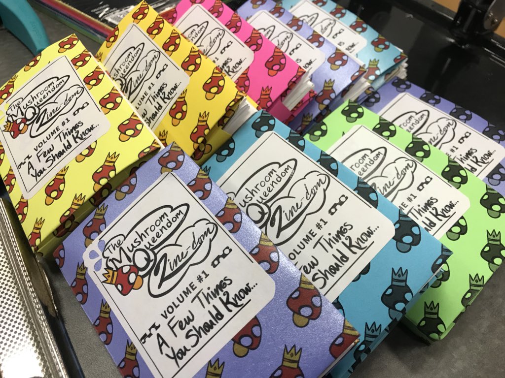 MushrooQueendom's tweet photo. Day 1 of #GeekGirlCon? Huge success. We’re SOLD OUT(!) of #terribleallies Volume 1 til #shortrunseattle, but Volume 2 will still be available in limited quantities!
Plus the Microagg Zine #1 is back IN STOCK in fancy new colors~ Swing by Booth 812 to pick one up! https://t.co/8jxxRSKK5I