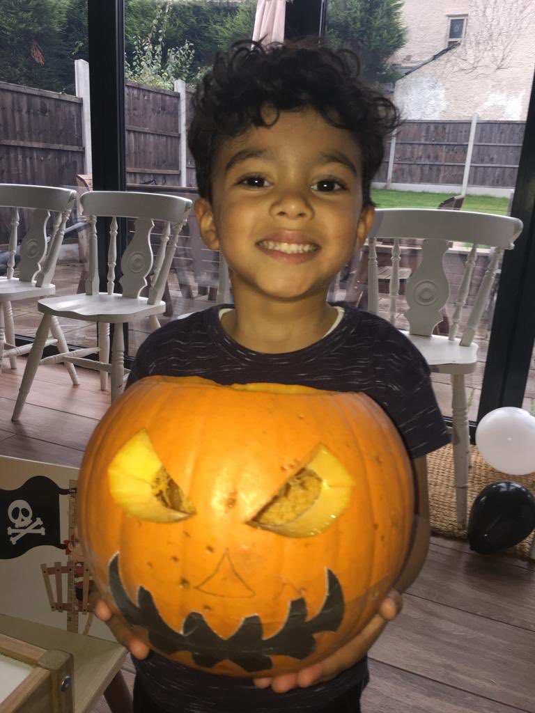 Active_Salima's tweet photo. Jamal and his little brother Elias having fun preparing for halloween #pumpkin #selfiewithscientist @moorhallprimary https://t.co/mryx0TwoVa
