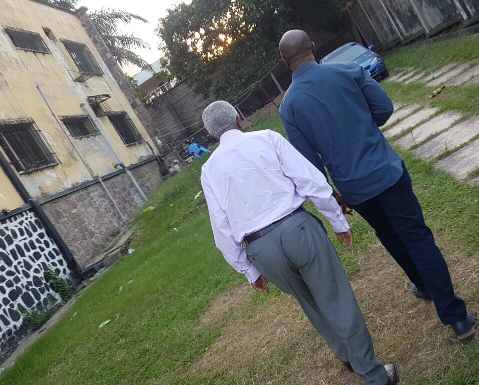 T_Mudiay's tweet photo. On my bday,all I wanted was to #PraiseGod 4exhausting my prayer: to keep u alive until the day u get yr dream house back,taken away 45years ago by #dictatoship ,move to Lubum, start all over again&amp; loose it all again,come bk to Kin with a luggage🤦🏽‍♀️❤️🙏🏽 &amp; in all dignity #Blessed https://t.co/FRspFke3Vf