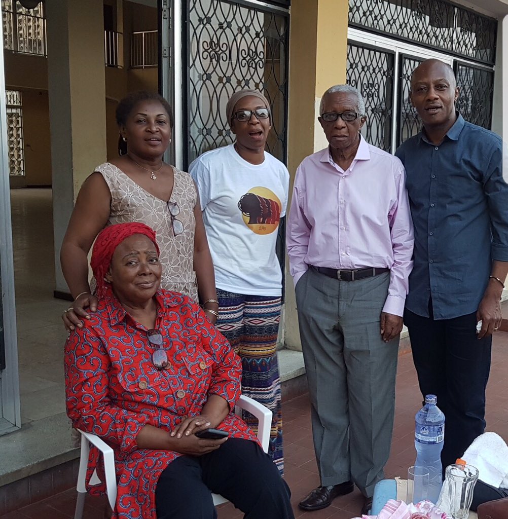 T_Mudiay's tweet photo. On my bday,all I wanted was to #PraiseGod 4exhausting my prayer: to keep u alive until the day u get yr dream house back,taken away 45years ago by #dictatoship ,move to Lubum, start all over again&amp; loose it all again,come bk to Kin with a luggage🤦🏽‍♀️❤️🙏🏽 &amp; in all dignity #Blessed https://t.co/FRspFke3Vf