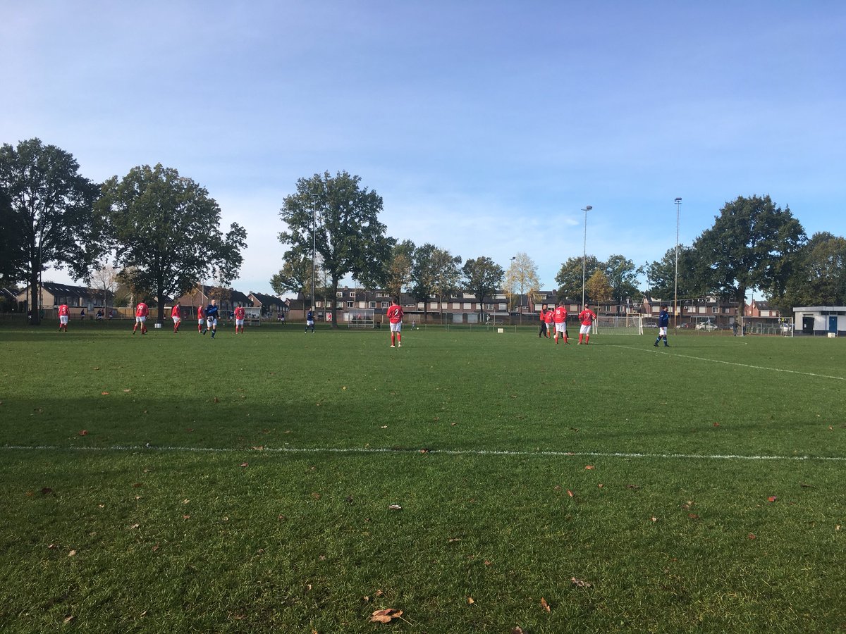 sjvv7's tweet photo. #aftrapoverenkeleseconden #liveverslagvanuitmierlohout #comeaanboys https://t.co/pBX8lyhFzL