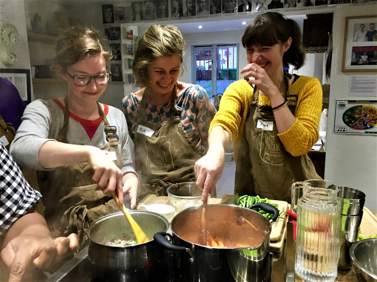 Made_In_Hackney's tweet photo. Hurry! Only a few spots left on our FREE 'Fifteen Minute Meals' community cookery class on Weds 31st Oct 6-8.30pm Pls RT https://t.co/d6sCl269mj … @SkintLondon https://t.co/IlOgciT89E
