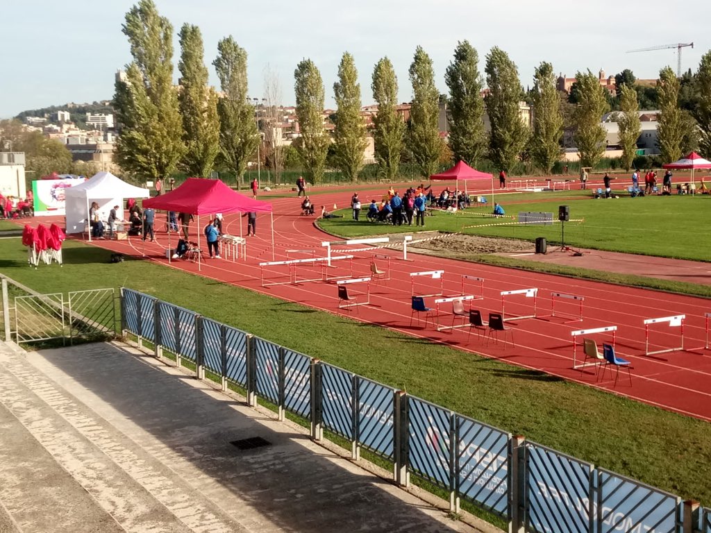 ServiziFidal's tweet photo. Ad #ancona altra gara internazionale per #fidalservizi: con la #fispes sfida dei lanci #noncifermiamomai @Pagliarafabio @atleticaitalia @FISPES https://t.co/KkiXObj0l4