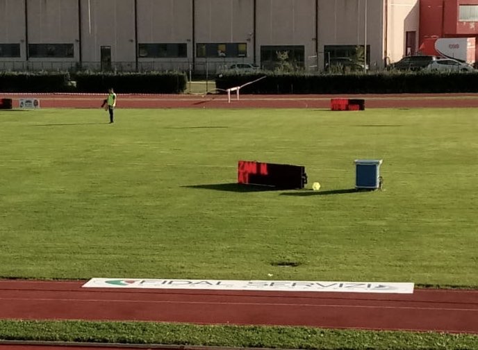 ServiziFidal's tweet photo. Ad #ancona altra gara internazionale per #fidalservizi: con la #fispes sfida dei lanci #noncifermiamomai @Pagliarafabio @atleticaitalia @FISPES https://t.co/KkiXObj0l4