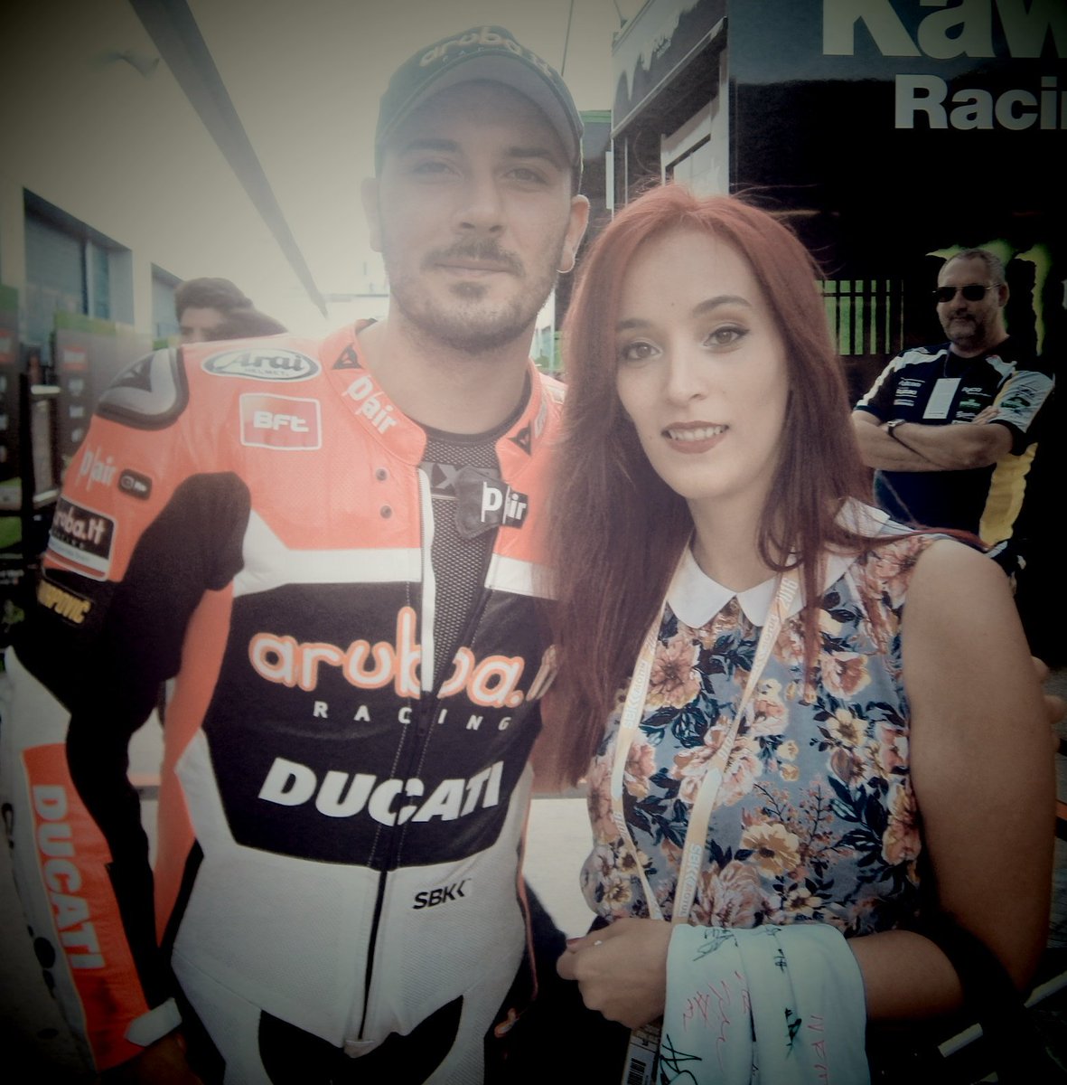 Hoy hace los años una de esas personas que son especiales, que los miras y en sus ojos ves brillar mucho más que ilusiones y sueños.
Hoy hace los años un guerrero, una de esas personas que no se cansan de luchar y pelear por lo que quieren.
¡Feliz cumpleaños <a href="/DavideGiugliano/">Davide Giugliano</a>! 😘