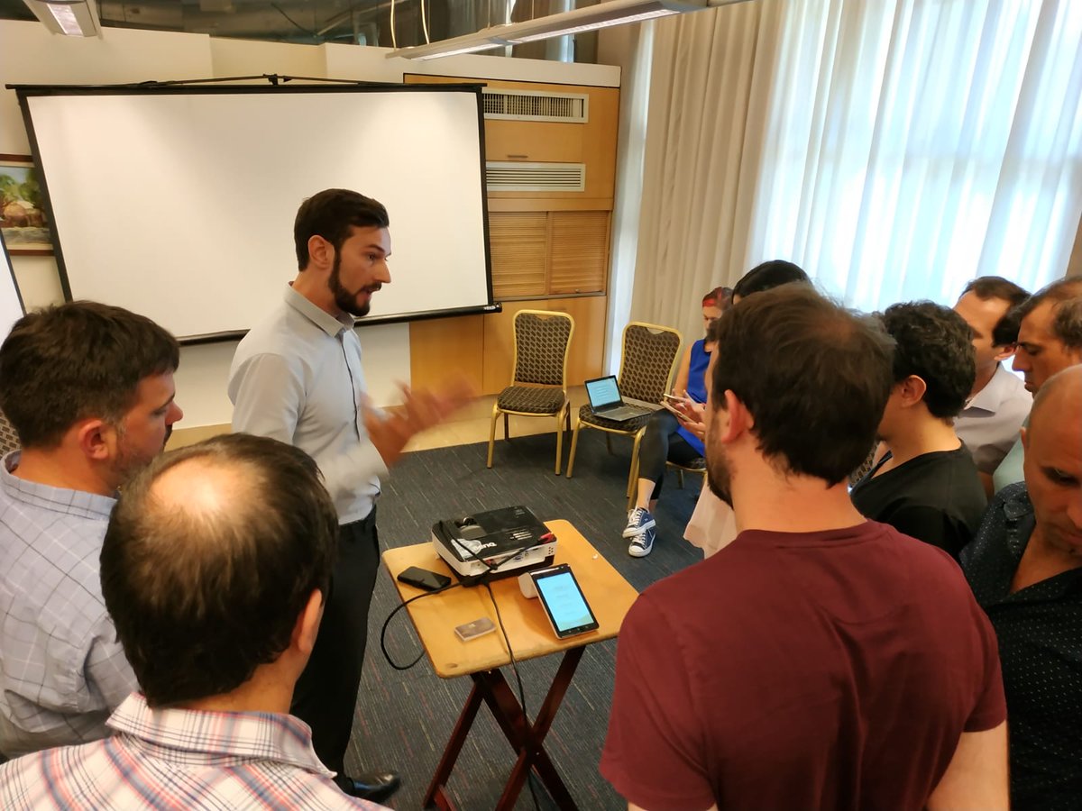 VirtualCrypto1's tweet photo. @VirtualCrypto1#innovationexperrience2018 VRCP - Tech products presented to nine of leading entrepreneurs in Latin America. @VladArtemiev VRCP Head of Marketing: "Our main quest is to define cryptocurrency as a real- daily used coin, accessible in every business sector." https://t.co/b6eXt1wR7o