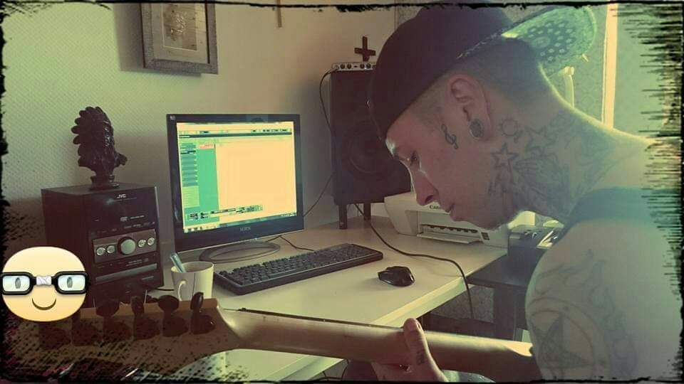 Thats me a couple of years ago working on a beat - beem playing the guitar for 22 years so I know my way around it ;) #twophaseproductions #rapproducer #hiphop #danishrap #guitarplayer #DK