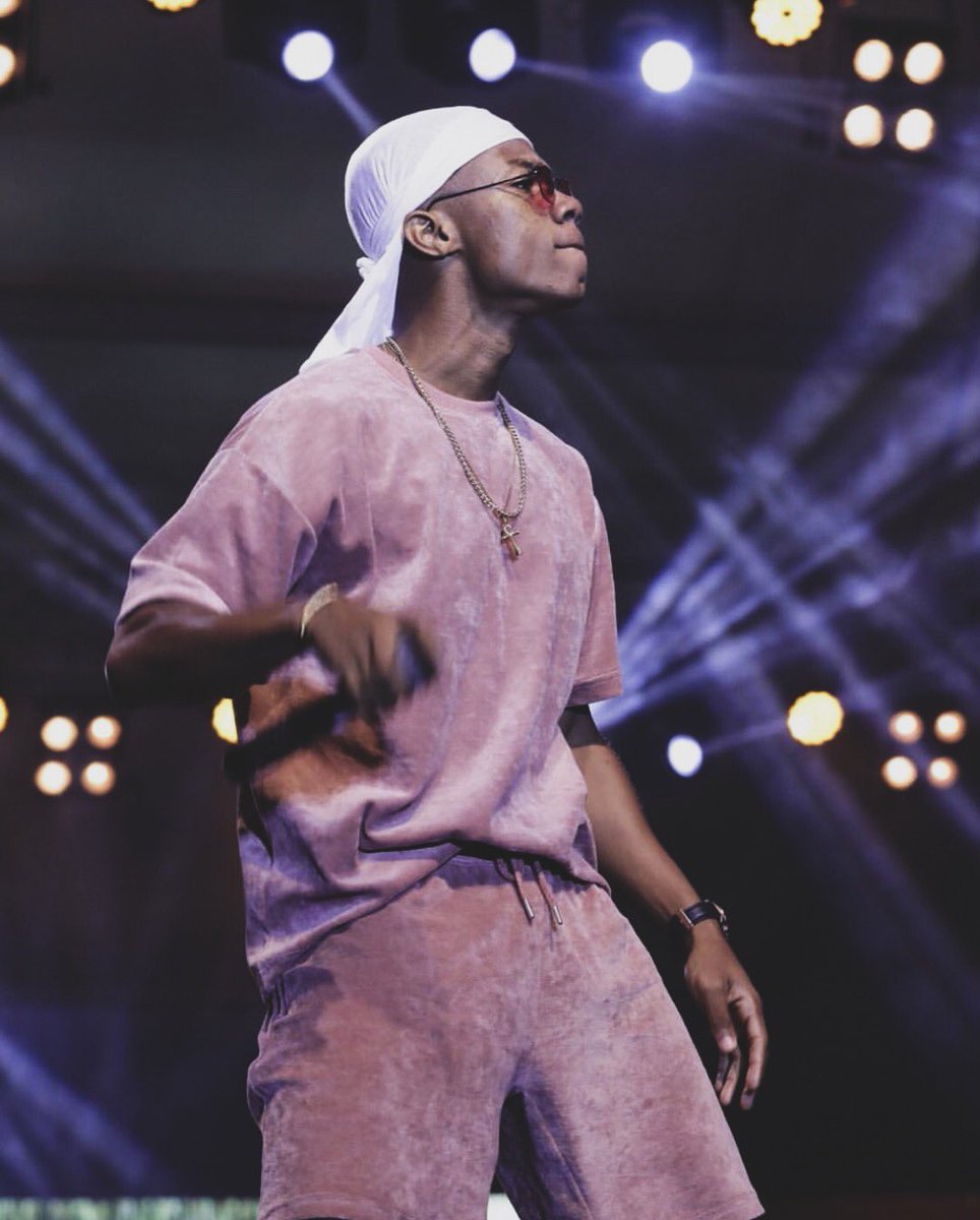 KiDiMusic's tweet photo. Esikyere Papa with the Sauce π¦
#BFSumaCONCERT18 was π₯π₯π₯ https://t.co/g3GVrRhGU4