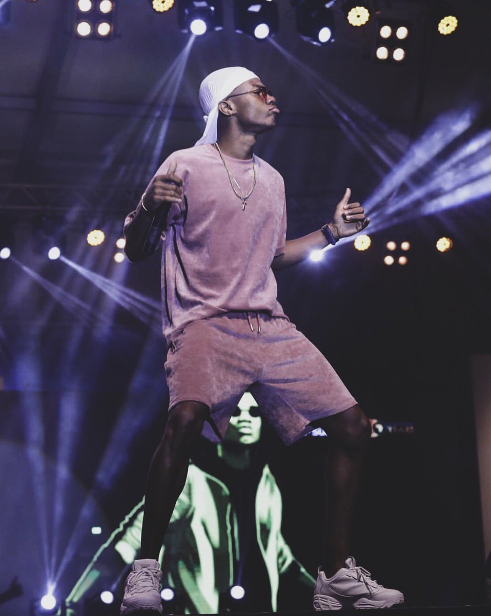KiDiMusic's tweet photo. Esikyere Papa with the Sauce π¦
#BFSumaCONCERT18 was π₯π₯π₯ https://t.co/g3GVrRhGU4