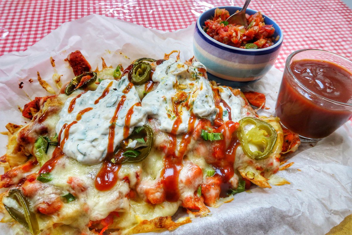 cookwithanisa's tweet photo. OMD! You so need my new Loaded Fries recipe in your life right now! Especially in this cold weather! Tap https://t.co/KjiqCQfZiq make it today! You will not regret it I promise! Don't forget to tag me in your Pics too! Have an awesome #Sunday peeps! 💖 #cookwithanisa #youtube https://t.co/YEpQUifmeR
