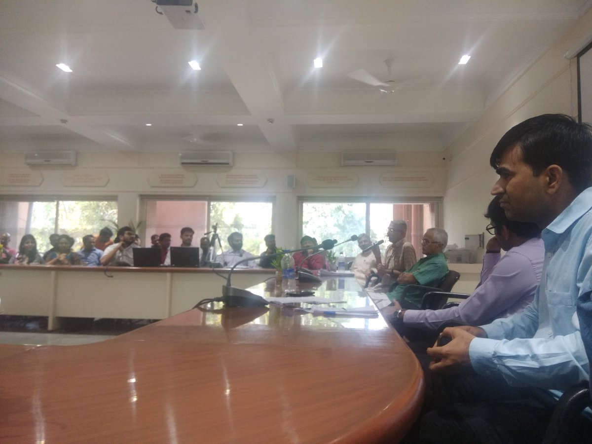 ankittiwadi's tweet photo. जर्मन भाषा का सौंदर्य #जयपुर में दिखा। 
@devkaransaini91 जी का आभार। @ps_jaipur जी का साधुवाद।
#Jaipur https://t.co/srUMVDm74b