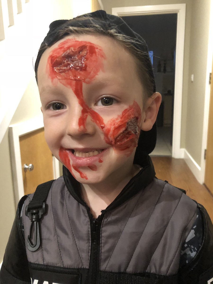 sebjonesuk's tweet photo. Halloween party @DavidLloydUK such great fun. @Bethjones1983 https://t.co/O92qYNPpIA