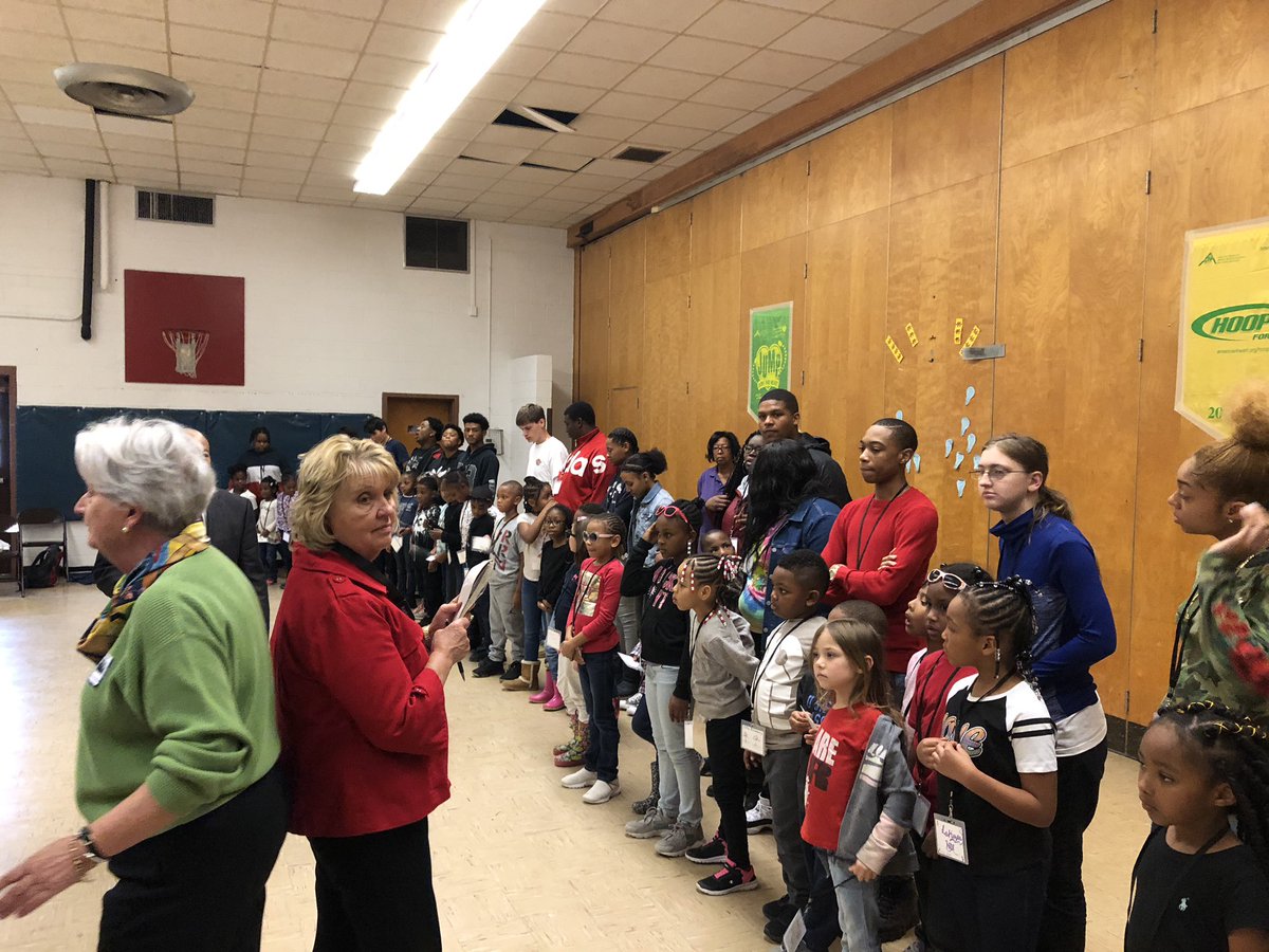 tabiffy's tweet photo. Kudos to @BHSBulldogsbcps #BHSStudent members of #YStreet in their participation and mentoring elementary students with FeedVA Day of Action @rosebcpsva Sweet Potato Day!!! https://t.co/1855B4kYFH