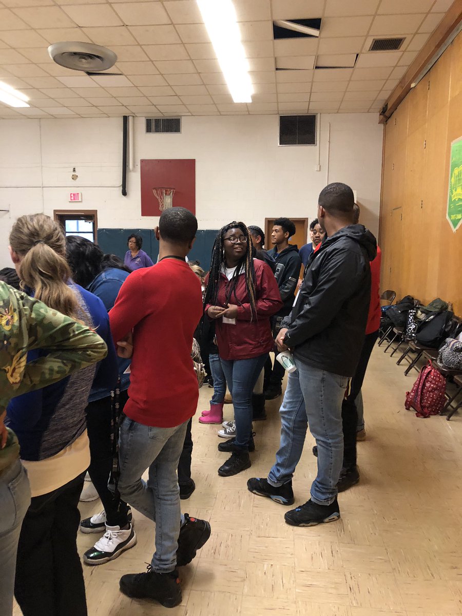 tabiffy's tweet photo. Kudos to @BHSBulldogsbcps #BHSStudent members of #YStreet in their participation and mentoring elementary students with FeedVA Day of Action @rosebcpsva Sweet Potato Day!!! https://t.co/1855B4kYFH