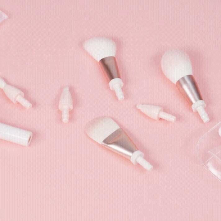 JebanSundae's tweet image. ชอบอันนี้ แปรงแบบเปลี่ยนหัวได้ของ Innisfree น่าจะสะดวกสำหรับสาวๆ ที่ชอบพกแปรงแต่งหน้าไปไหนมาไหน แถมยังประหยัดพื้นที่กระเป๋าด้วย อยาก ลงแป้ง ปัดแก้ม คอนทัวร์หน้าเพิ่ม ก็แค่เปลี่ยนหัวแปรงเอง เยิฟฟฟ 😍😍😍😍