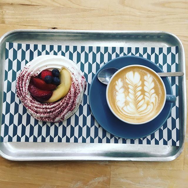 Vegan fruit pavlova, oat milk flat white. Noice.
.
.
.
<a href="/forgeroasters/">ForgeCoffeeRoasters</a> #coffee #latteart @sg_barista #patisserie #abbeydaleroad #cafe #pastry #realbread #instafood #vegan #sweettooth #oatly ift.tt/2Ob7mxS
