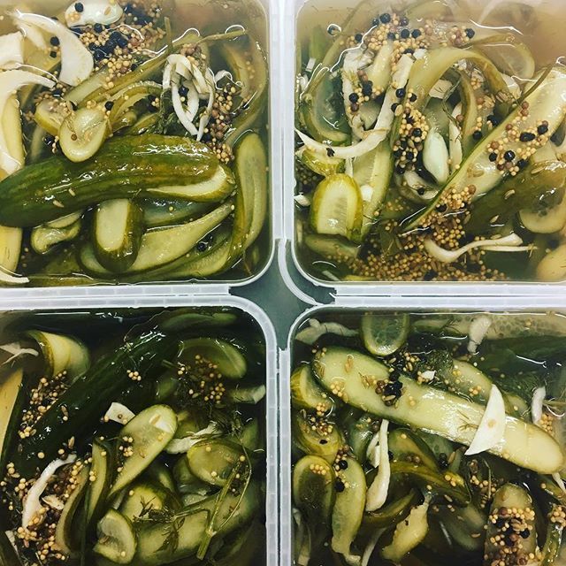 Smithys_Shack's tweet photo. My homemade gherkin recipe making a show in the burgers on the new menu 🤤 .
.
.
#chefs #chefslife #freshfood #localingredients #local #truecooks #smithysshack #chefsofinstagram #burger #queensbse #suffolk #foodtruck #streetfood #foodstagram #instache… https://t.co/zgtPXkCHcJ https://t.co/VKZoLfb2Of