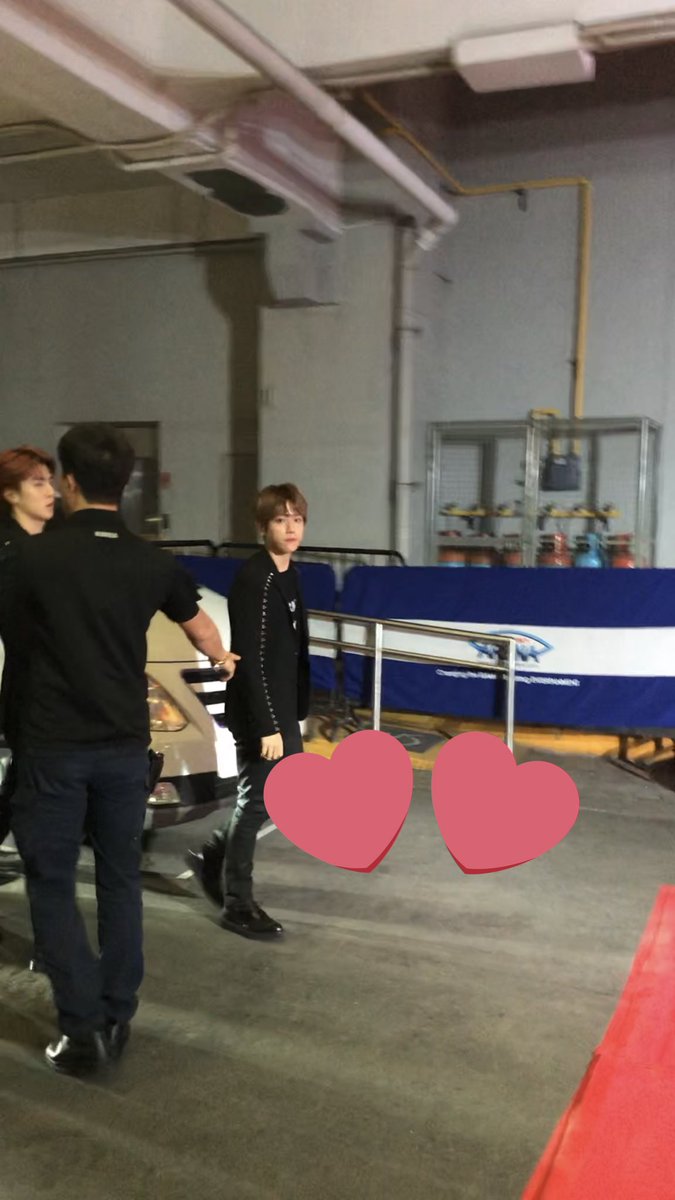 fluffpcy's tweet photo. IM KFUFICKITNT DEAD ISNDIEE https://t.co/ehRq7iOBfM