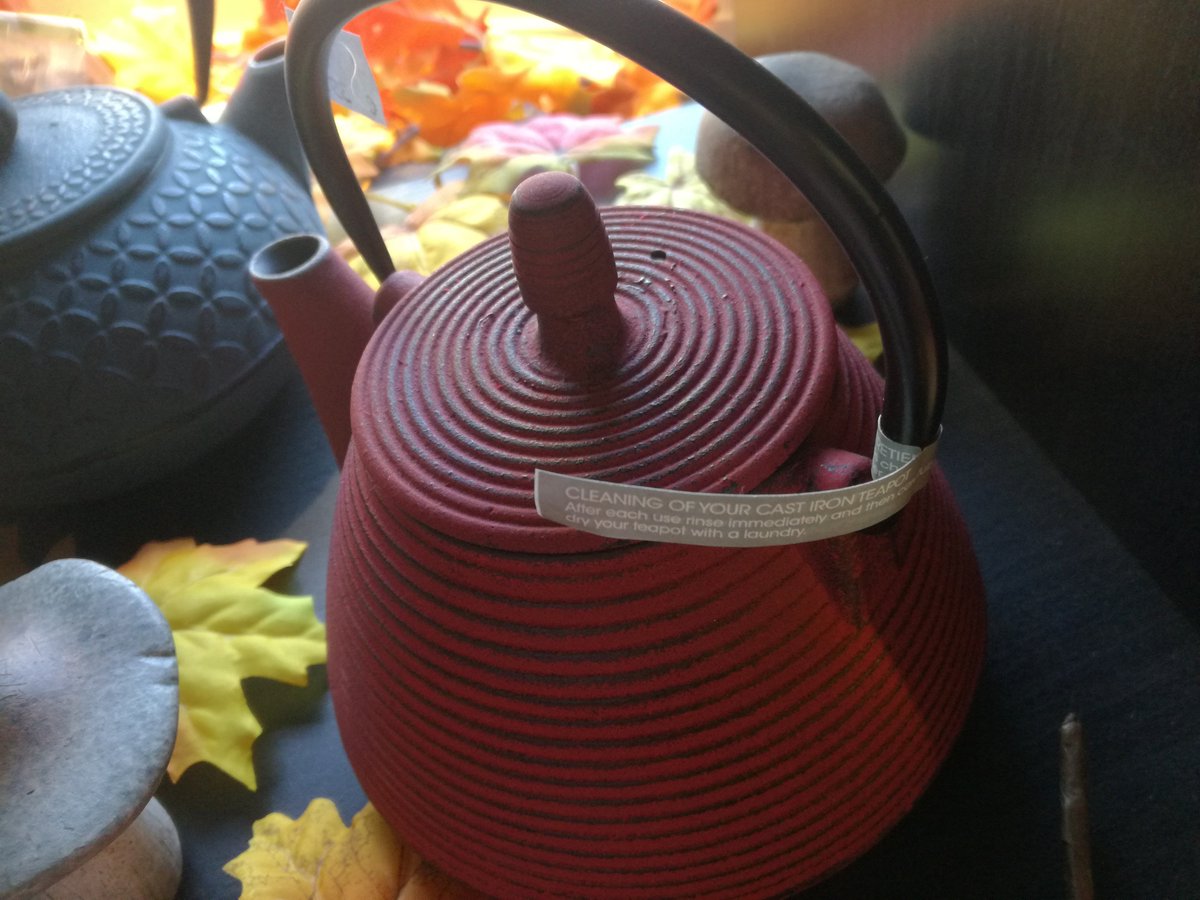 t_staelyzer's tweet photo. Op zoek naar een kwalitatieve theepot in #Brugge ? Kom gerust eens langs bij ons in #staelyzer  of shop on-line : https://t.co/OKyKeAkdIM https://t.co/Bs0fXu0wBM