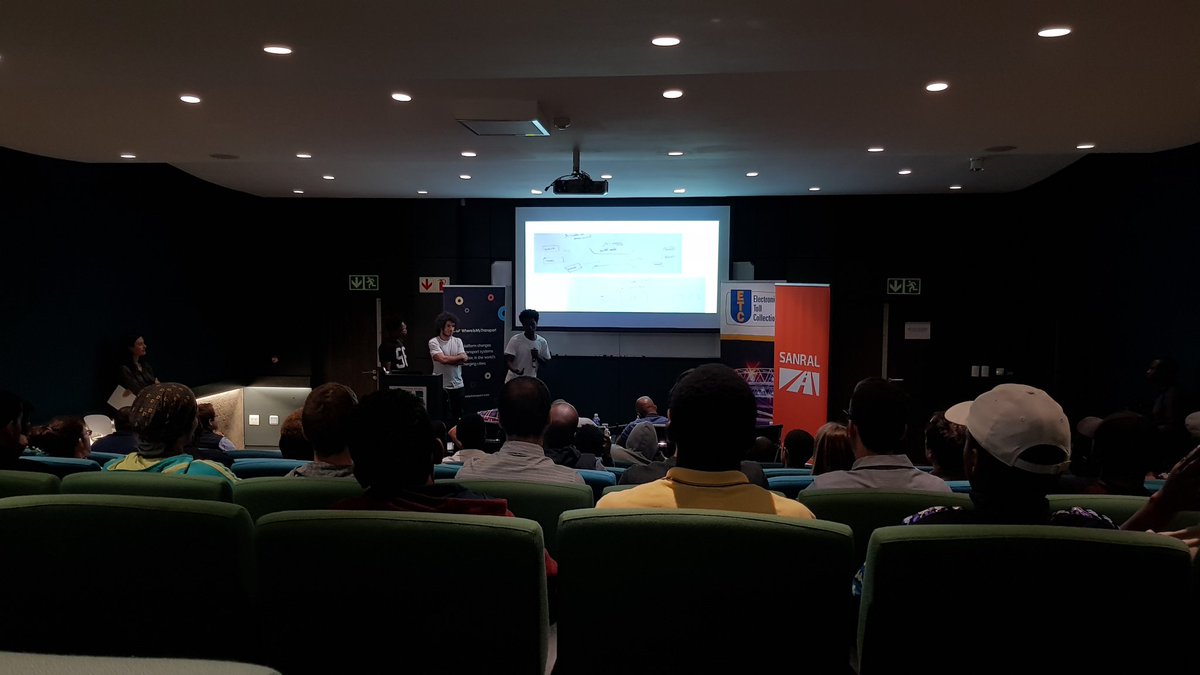 Luiyo666's tweet photo. teams presenting to the judges
#HackETC
@SANRAL_za
@mytransport https://t.co/PVxvSRiq8A