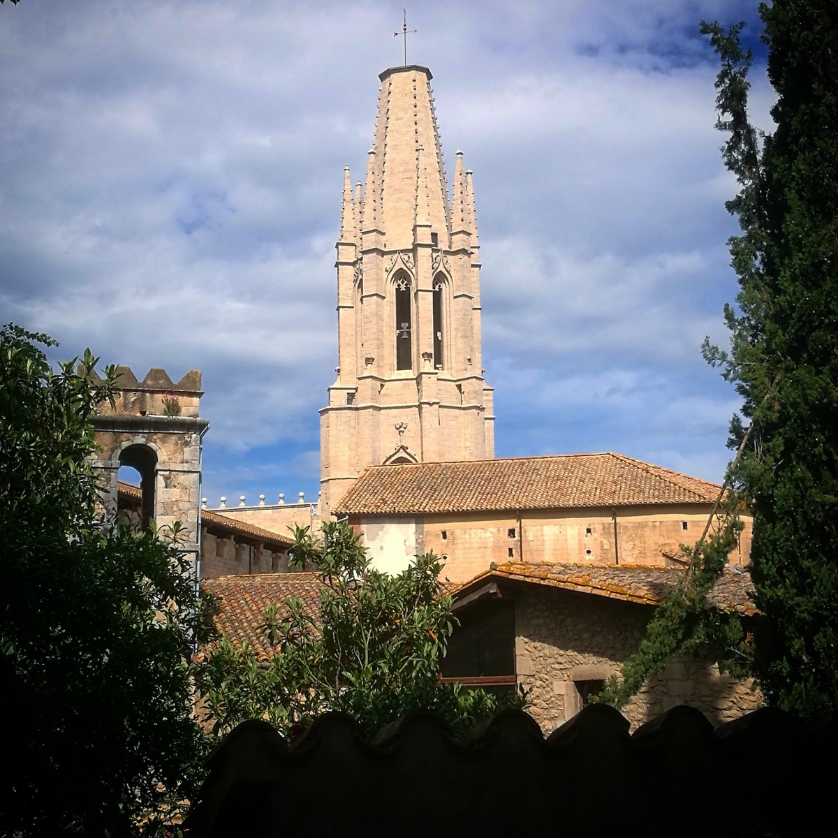 bisbatgirona's tweet photo. 📆 #agenda #BisbatGirona: 29/10 Festa de #SantNarcís, patró de la ciutat i de la Diòcesi de Girona. A les 11 h, Missa presidida pel @BisbePardo a la Basílica de Sant Feliu de #Girona. També hi haurà misses a les 9 h, a les 13 h i a les 18.30 h. ↪️ https://t.co/yEzizfTAov https://t.co/aA8KEzzVwT