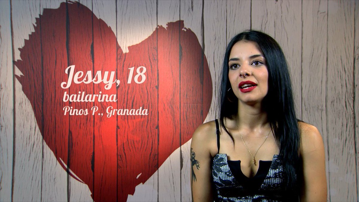 firstdates_tv's tweet photo. Clases de twerking para después del postre 😀 #FirstDates752 https://t.co/ZqHGlk2pfF https://t.co/H7ZeR0Bp1s