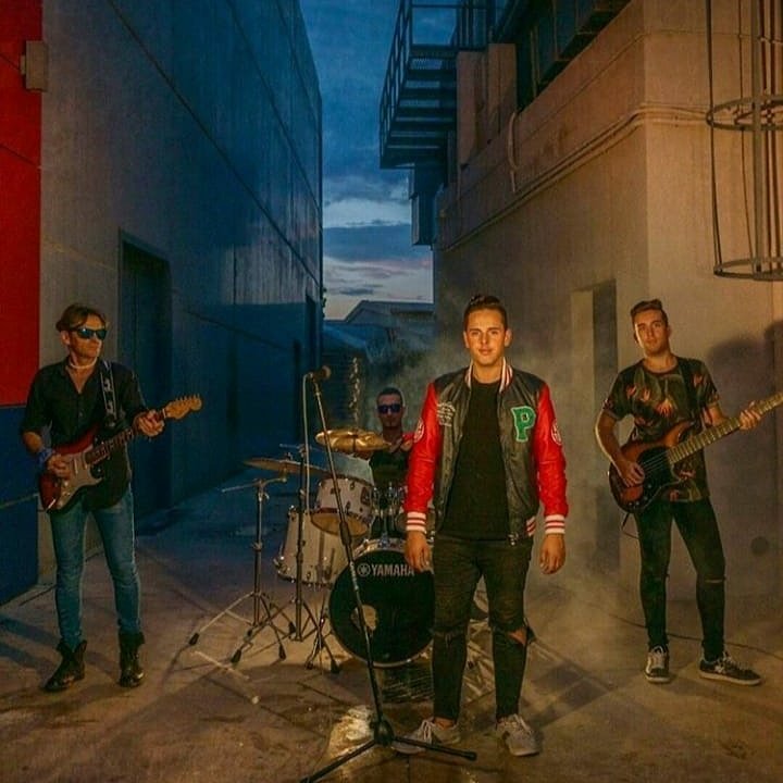 Con esta foto os deseo un feliz domingo a todos, especialmente a ti <a href="/eduoficialvoz/">Edu Sánchez</a> 🎶🎶