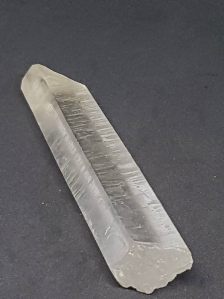mycrystalwolf's tweet photo. Excited to share the latest addition to my #etsy shop: Lemurian seed crystal, large lemurian seed quartz #supplies #clear #lemurianseed #lemurianquartz #lemuriancrystal #largecrystal #healingcrystal #healinggemstone #reikicrystal https://t.co/diVj9qIXDk https://t.co/GpQwSrn9L1