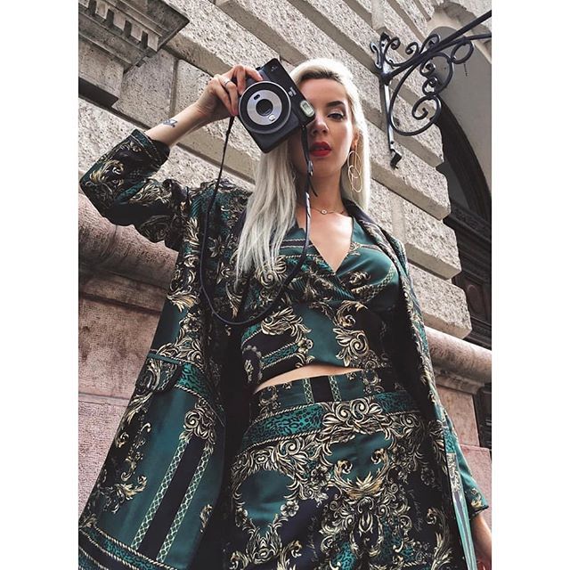 bloodymarymetal's tweet photo. T h e P o w e r S u i t 👊 @leannelimwalker looking absolutely gorgeous wearing our collaboration @sunflowersforjacqueline pendant with this awesome outfit by @riverisland - SWOONING OVER THAT PRINT!! 👌 #TeamBMM https://t.co/sFT83z4Omb https://t.co/J2zT12WfuD