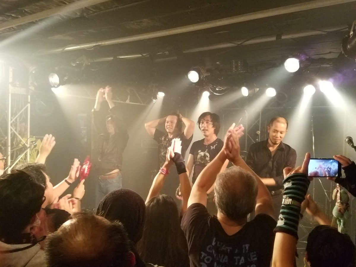 piloppy_h's tweet photo. トッパーの #VALTHUS から満杯の入りでトリの #DUEL までホントに熱くて🔥タイプは違えどメタルの渦に埋没できた良いイベントだった‼ けど #RiViNi や #LONGINUS 素晴らしいステージだっただけにこれでラストってホントに残念😩💦 https://t.co/2Pbf2nWTR9