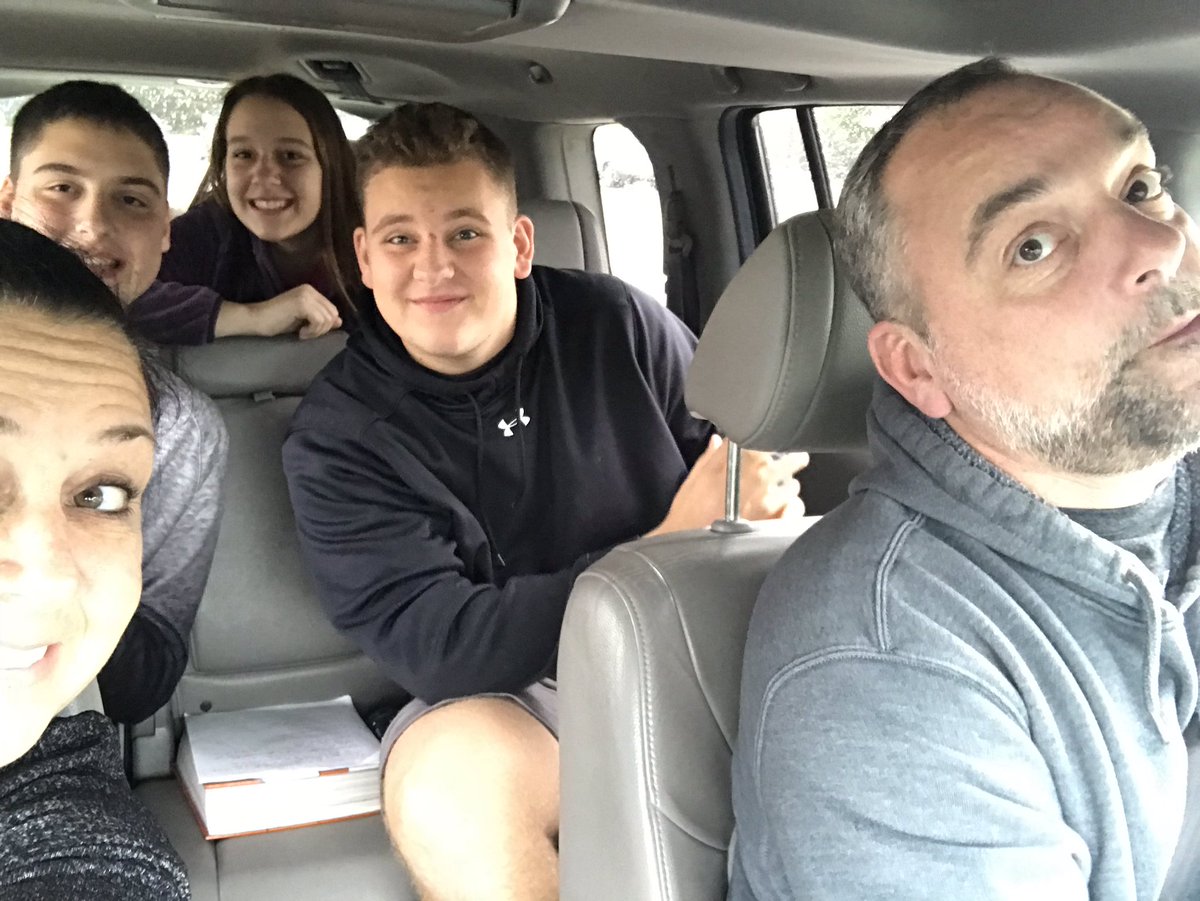 mcornibe's tweet photo. On the road again...canโt wait to get home ( to laundry, lesson plans, and ....) but grateful for a weekend spent with these 4! #orangewithawin #sleepyfaces #familytime #miniscoops https://t.co/z1QOQs7kIL