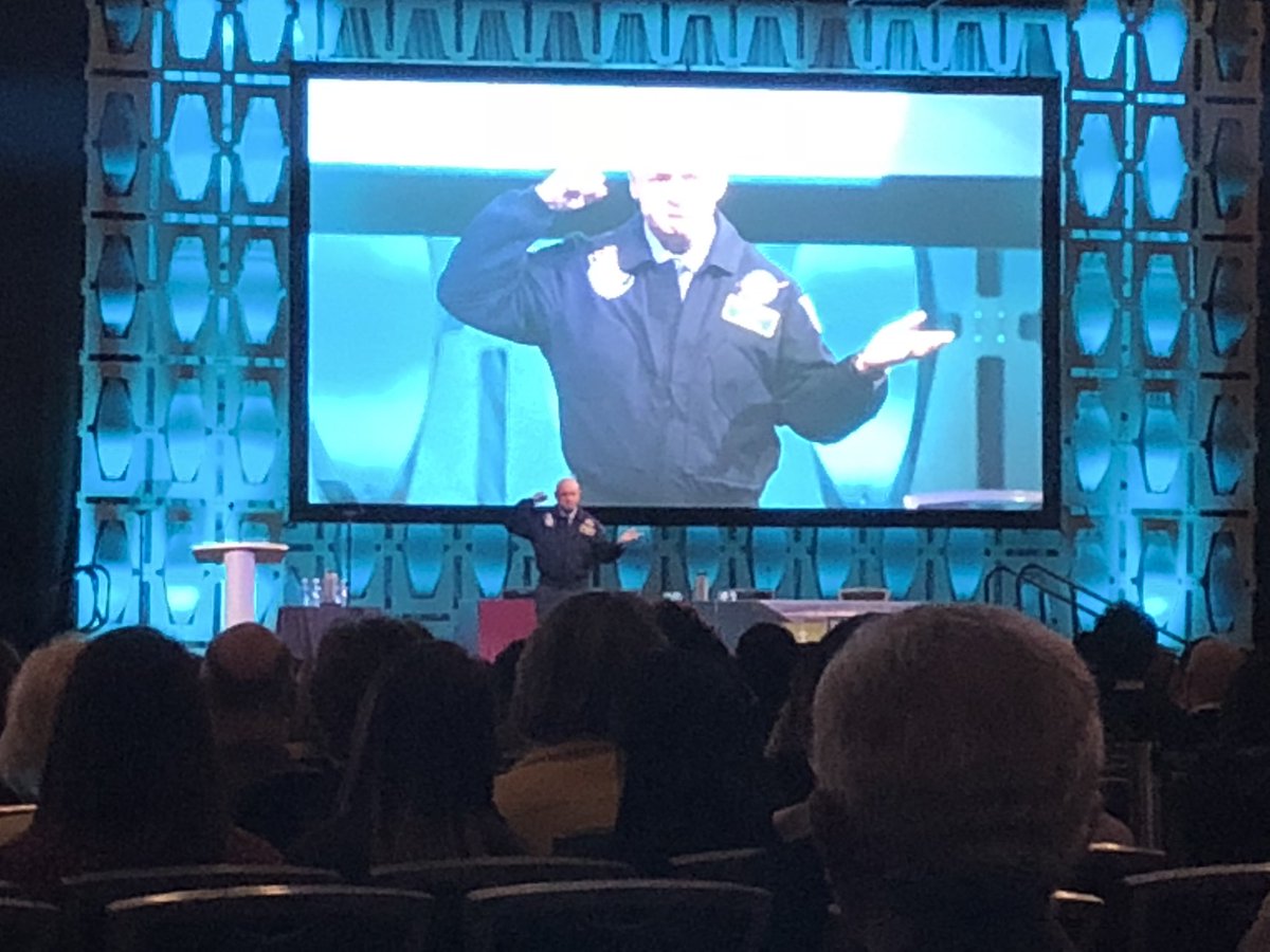 AEGIS_Matt's tweet photo. Astronaut Captain Mark Kelly opening the Annual AAP Meeting in Vancouver @PerioNews #PerioAM18 https://t.co/LVFqhrA25n