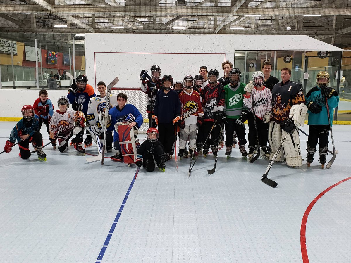 WCRHL's tweet photo. 15 future college roller hockey players participated in yesterday's Mission Hockey College, led by players from Arizona State, Cal Poly SLO, and San Jose State. See you next October at The Plex!
#MissionHockey
#CollegeRollerHockey
#gotoplex
#silvercreek https://t.co/OTIcv05hXz
