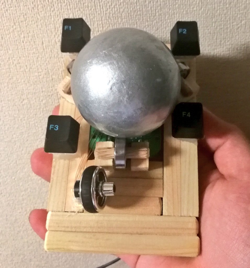 Jhon Smith 自作トラックボールのプロトが完成 素体はエレコムの5ボタン青led有線マウス 基板を裏返している ボール ベアリングで3点支持 スイッチは茶軸にした ボールはビリヤードの玉を塗装 適当なソフトで移動を左右反転して使う ボタンの機能は Jhon Smith 自作トラックボールのプロトが完成 素体はエレコムの5ボタン青led有線マウス 基板を裏返している ボール ベアリングで3点支持 スイッチは茶軸にした ボールはビリヤードの玉を塗装 適当なソフトで移動を左右反転して使う ボタンの機能は