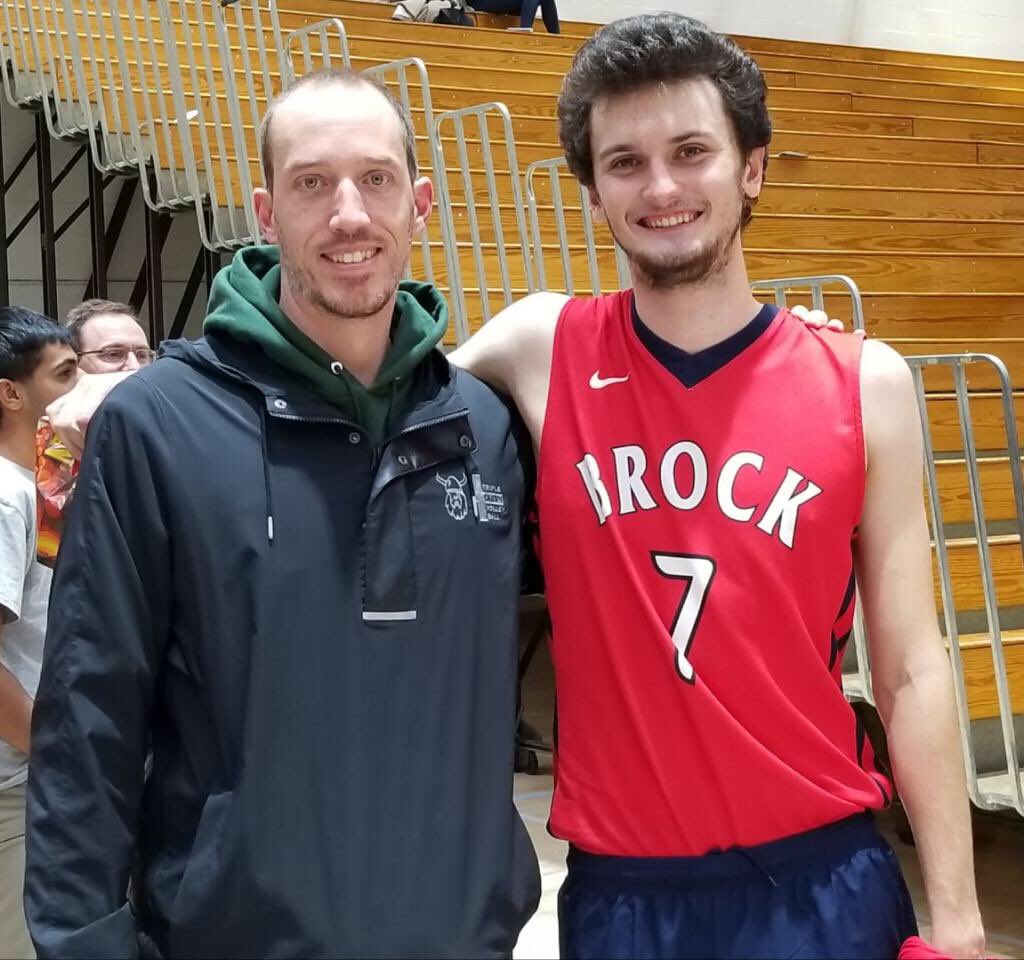 NeilVolleyball's tweet photo. Fun times watching @neilmcneilhs alumni @chrischapman06 and his @BrockMVBALL team take on @Blues_vball last night @UofT! https://t.co/tK2qaig4TP