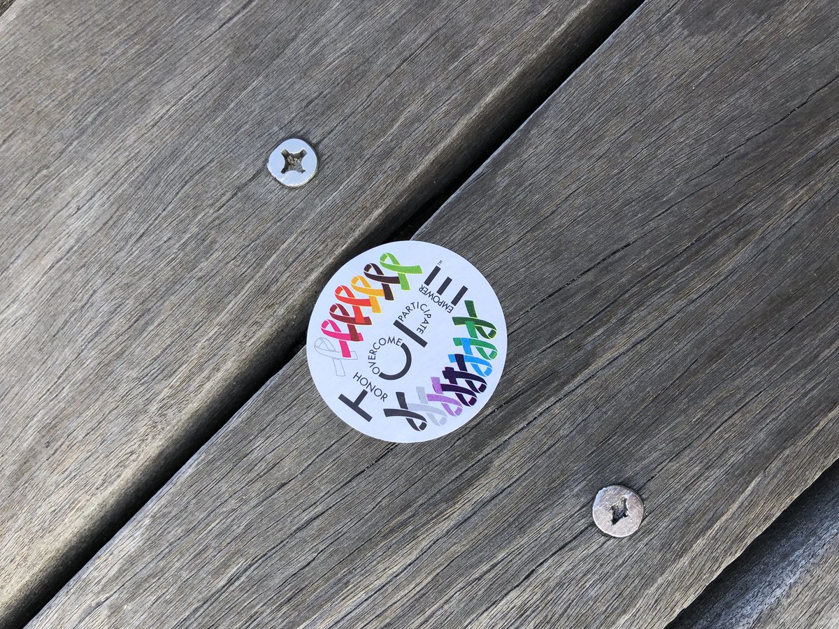 MrsLepe_4th's tweet photo. Today we walked for you momma 💛 #voicesforjoyce #hopeisreal #helpisreal #afsp #outofthedarkness https://t.co/vqjBdnEQDo