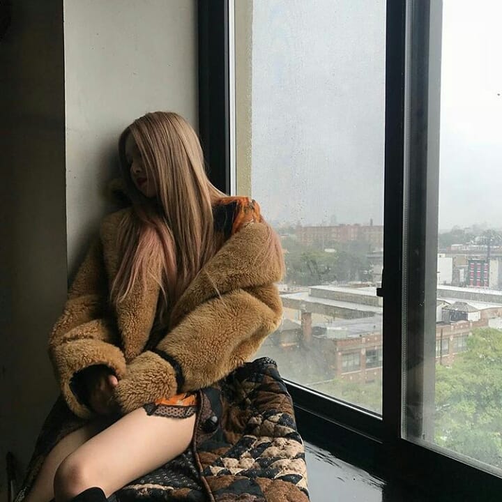 fanatic1_kpop's tweet photo. Rosé IG update 🌹. She looks so beautiful ❤.
#blackpink #rose #blackpinkrose #roseupdate #blackpinkupdates #blackpinkxdualipa #kissandmakeup #blackpinktour https://t.co/kIW3pjLrIe