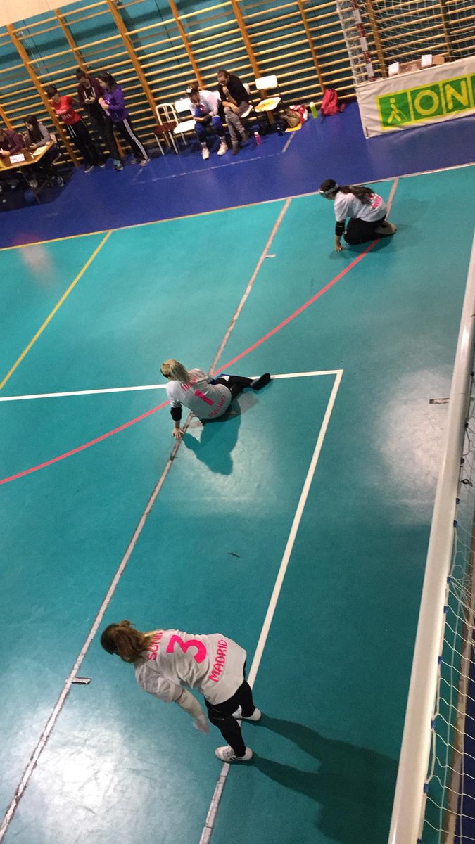 MadridMasIdeas's tweet photo. El siguiente partido en el #XIIIMemorialDM fue el que enfrentó entre sí a nuestras chicas; venció el A 8-0 al B. https://t.co/yxo7uOLvYn