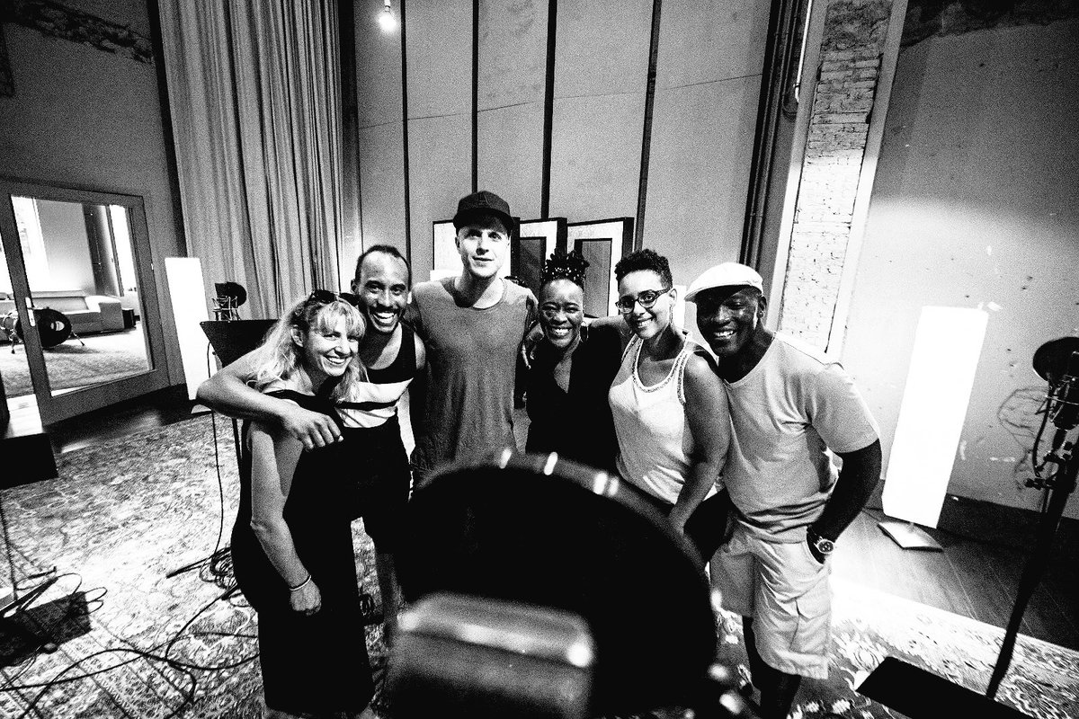 milow's tweet image. Shout-out to some of the most incredible voices I’ve been blessed to work with! Hear them now on my new single Lay Your Worry Down feat. @mattsimonsmusic! #layyourworrydown #leanintome (photo @xndrdsmt)