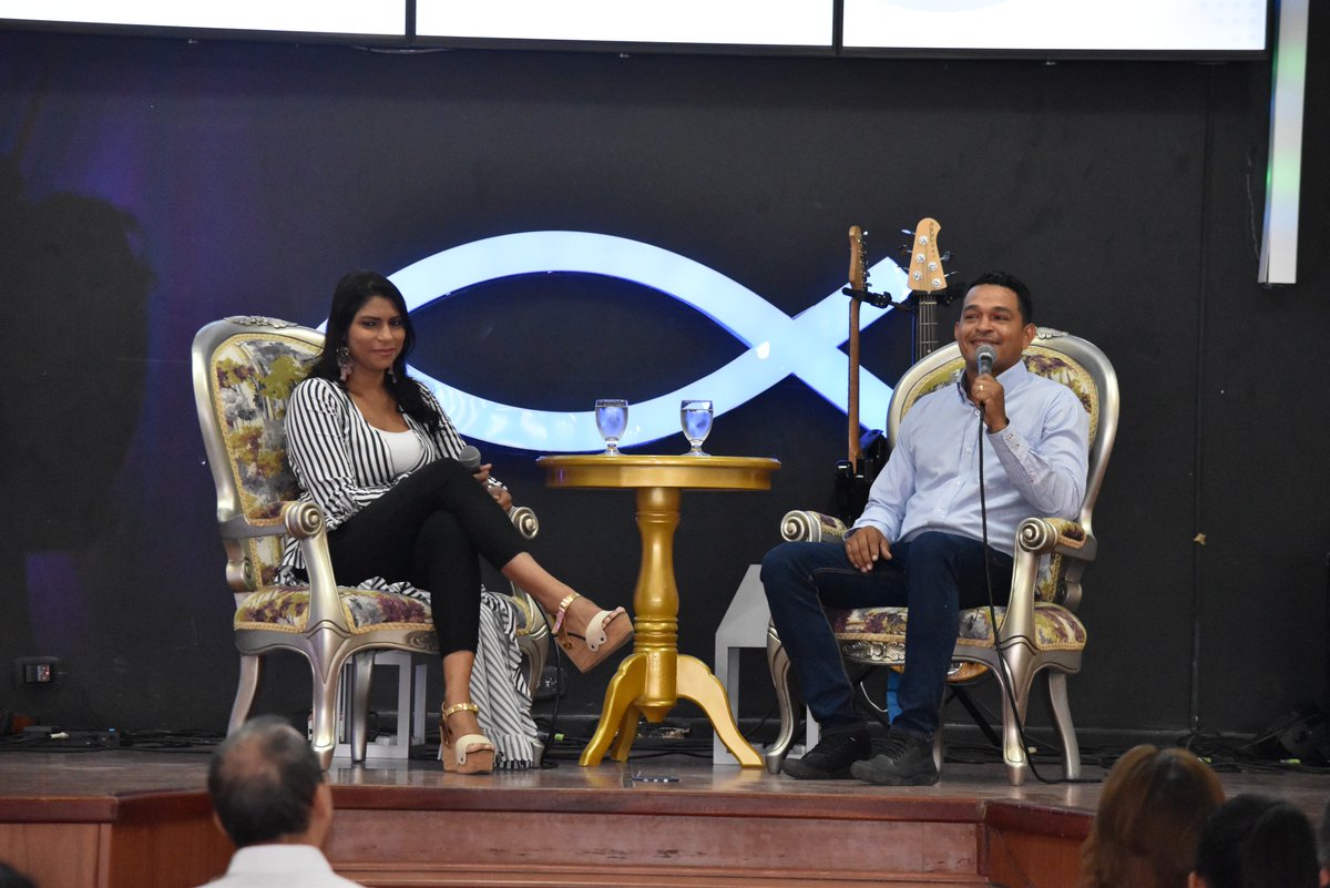 cejestv's tweet photo. Seguimos celebrando los 25 años de la @IGLESIA_CEJES con mucha adoración, danza, risas y anécdotas contadas por los pastores de nuestro ministerio 
https://t.co/sRkeGC9hC8 https://t.co/IIHIRu9o9S