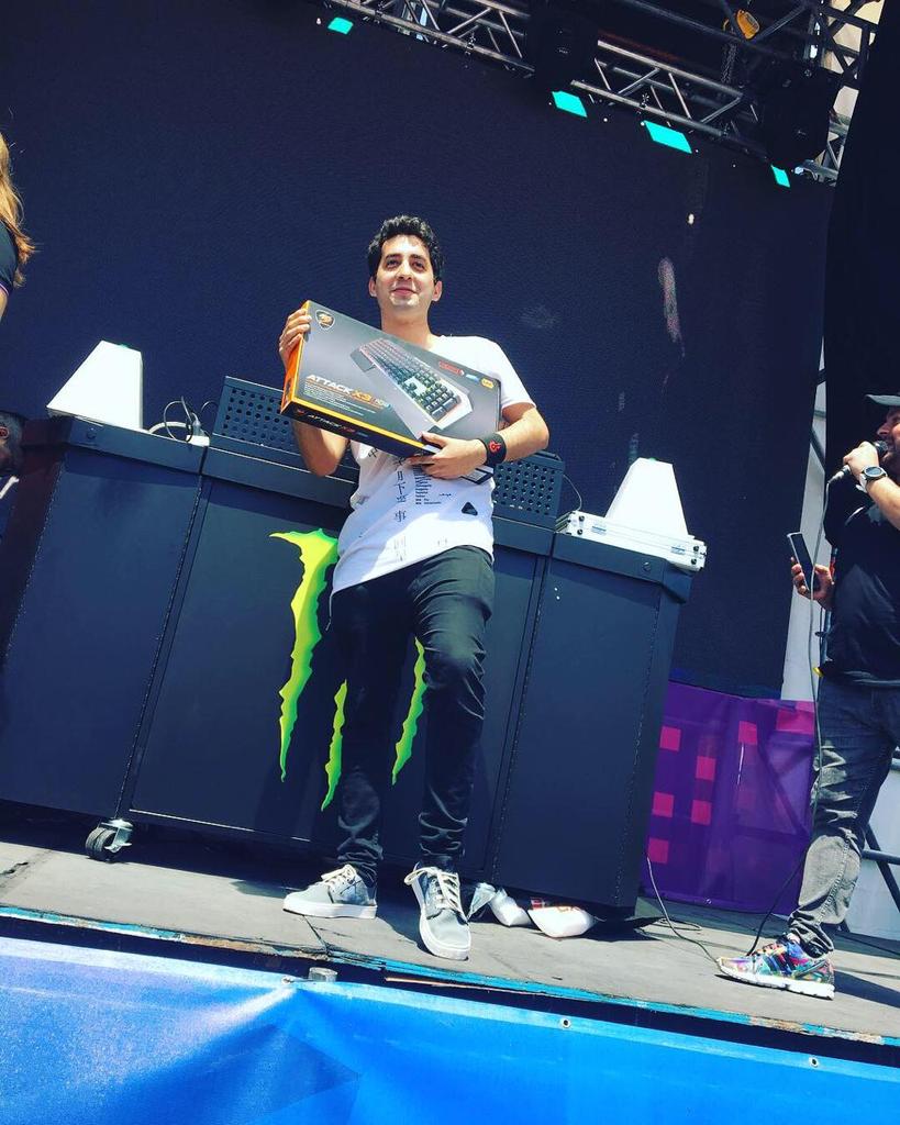 culturageek's tweet photo. Ellos pasaron y ganaron en las trivias de #CulturaGeek en la @argentinagameshow @RazerLatino @UbisoftLatam @CORSAIR #GxGaming #MambaTourbamentEdition #SuperValuePack #ArGameShowForMe https://t.co/RVSCyAKVN1