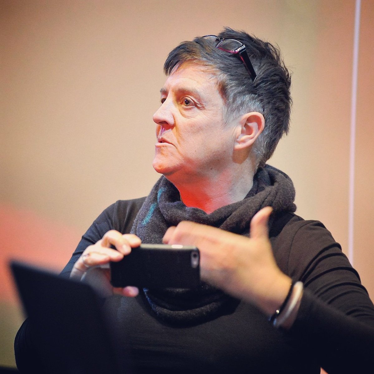 QueerMediaUK's tweet image. This Saturday our #MobDoc Mobile Filmmaking Workshop returns home to #Manchester with a session facilitated by @deirdrerairie at @sharpproject

MobDoc involves practical exercises focused on learning how to tell #LGBTQ stories utilising mobile filmmaking 
eventbrite.co.uk/e/why-dont-you…