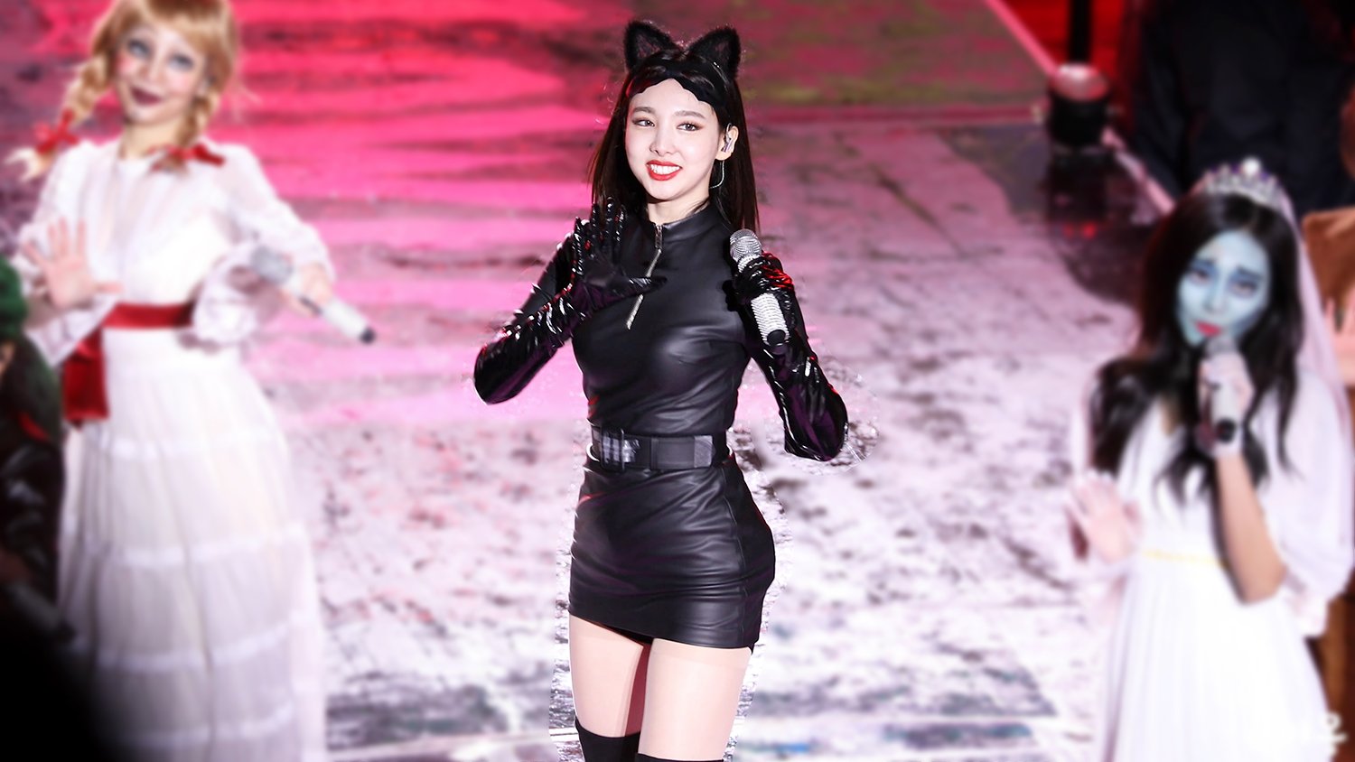 Dqm920fVAAA0m_Y.jpg:orig