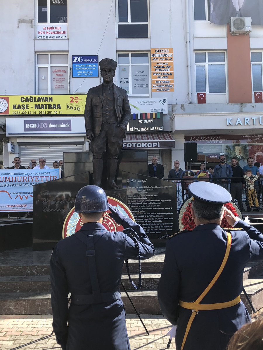 Demokrasi ilkesinin en yeni ve akılcı uygulamasını sağlayan hükümet biçimi ,🇹🇷🇹🇷Cumhuriyettir#29ekimcumhuriyetbayramı 🇹🇷#kutluolsun 💯📣🇹🇷#ÇiğliBilimDoğaOrtaokulu @caglaipekcii @arabcioglu <a href="/KvancBarlas/">Kıvanç Barlas 🇹🇷</a>