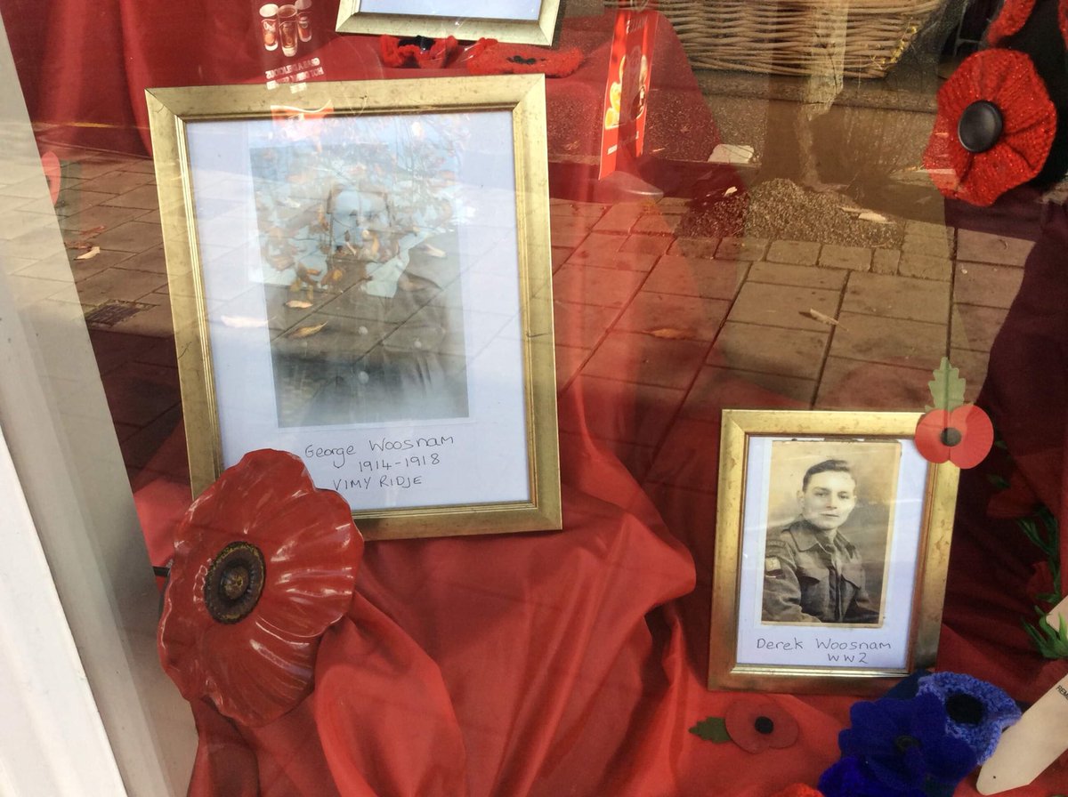 trudydavies1964's tweet image. Heres our tribute to show support to the Ladies of RBL #TurnTheTownRed for Remembrance The window display was the work of staff member Jane, features her father Mr Strawford &amp;amp; also the Woosnam’s family.
#CountdownToPeace
#Legion #Llanidloes #AnwenParryCT
#IAA18 @DerekTheWeather
