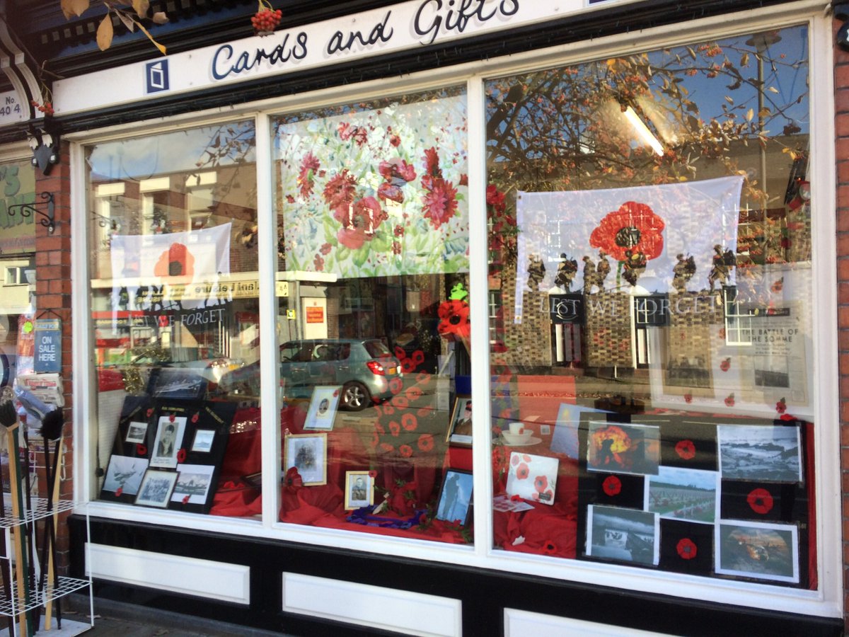 trudydavies1964's tweet image. Heres our tribute to show support to the Ladies of RBL #TurnTheTownRed for Remembrance The window display was the work of staff member Jane, features her father Mr Strawford &amp;amp; also the Woosnam’s family.
#CountdownToPeace
#Legion #Llanidloes #AnwenParryCT
#IAA18 @DerekTheWeather