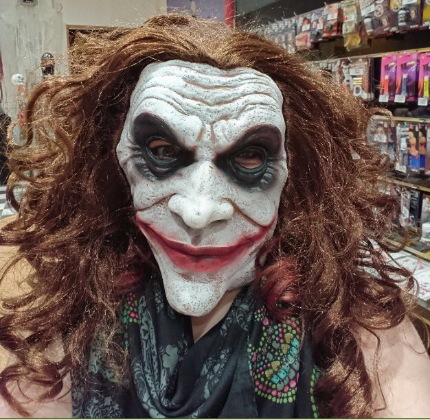 FunPlaceie's tweet image. We weren't out last night, we swear! 😂 We're open 12-6 today pop by and say hello!
#halloween #halloweenparty #lookinggood #weekendvibes #fancydress #sfxmakeup #wigs #accessories #fun #funplace #dublin #ststephensgreen