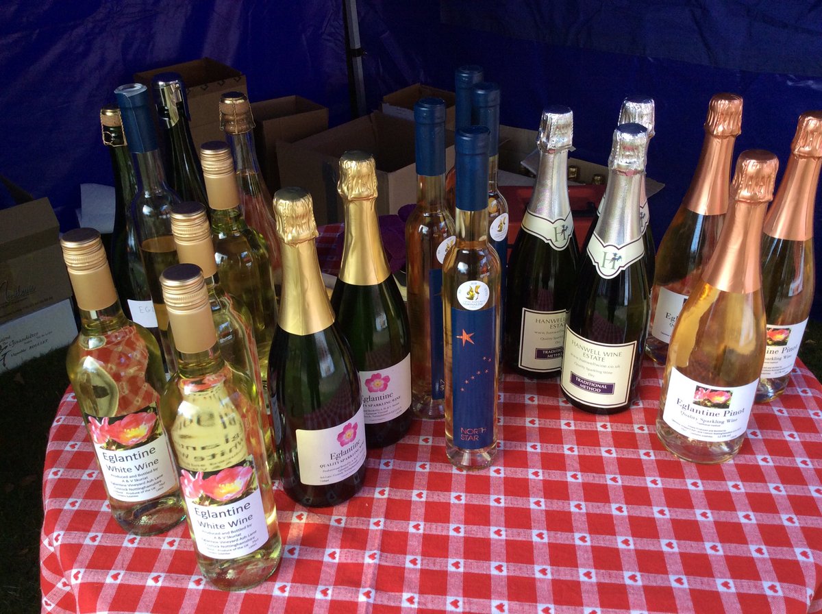 EglantineWine's tweet photo. At Park Market, Nottingham today! A happy crowd, despite the cold! https://t.co/dojVkTOeJA