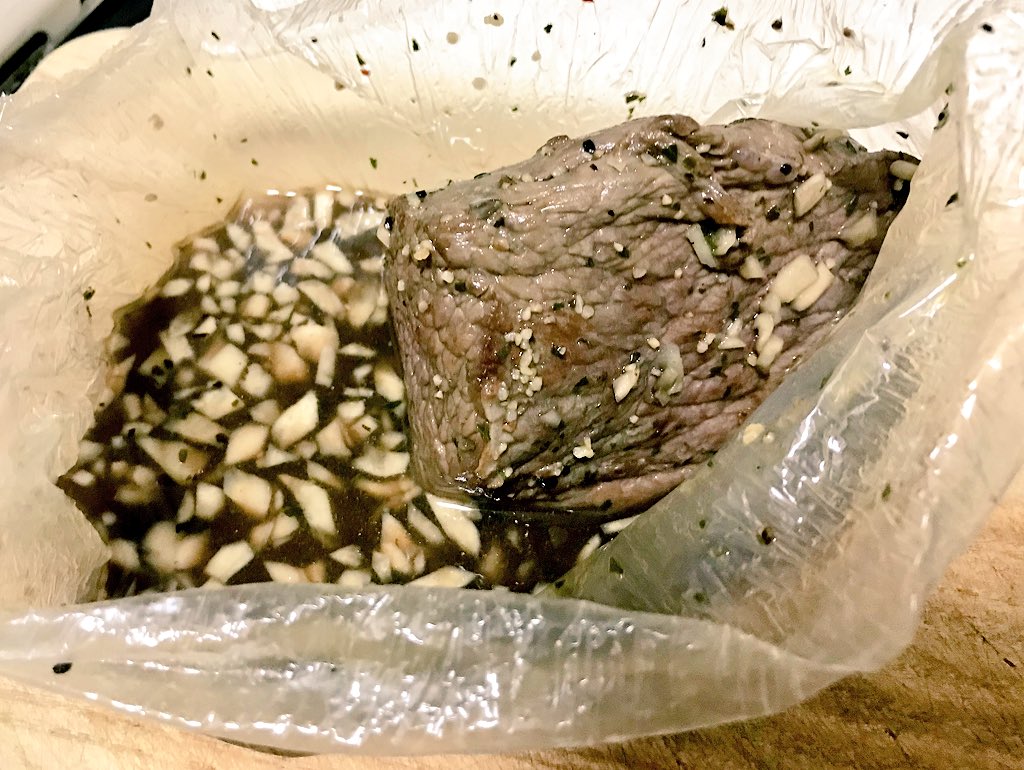 雪国まいたけ 公式 川 B B レ たまには雪ちゃんも アイラップ クッキング アイラップを使って湯煎でローストビーフを作るのはもう定番よね そこに舞茸を使ってお肉を柔らかくする裏技を紹介 まいたけを細かくさいたときになんとなーく残った茎の 雪国まいたけ 公式 川 B B レ たまには雪ちゃんも アイラップ クッキング アイラップを使って湯煎でローストビーフを作るのはもう定番よね そこに舞茸を使ってお肉を柔らかくする裏技を紹介 まいたけを細かくさいたときになんとなーく残った茎の